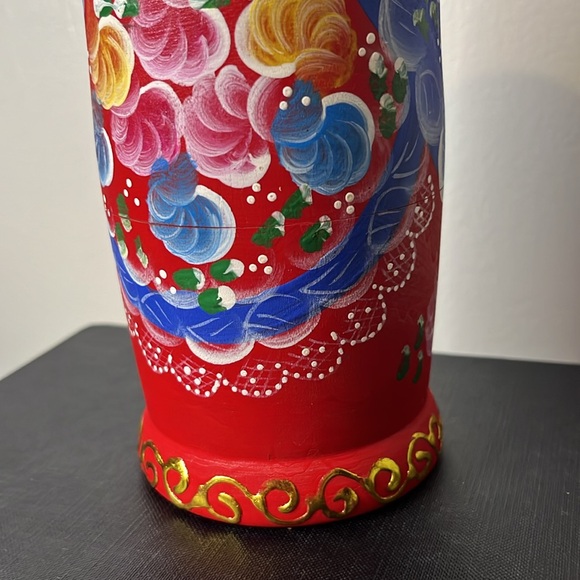 Matryoshka Handmade Wooden Traditional Russian 7 Piece Nesting Stacking Dolls - Picture 3 of 14